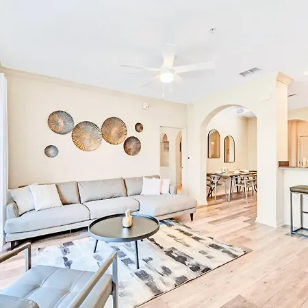 Bright Condo, near Disney!
